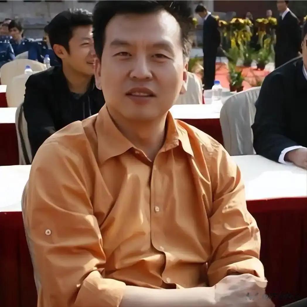 老婆跑了、儿子丢了、工作没了，主持人张泽群身上的谣言太荒唐