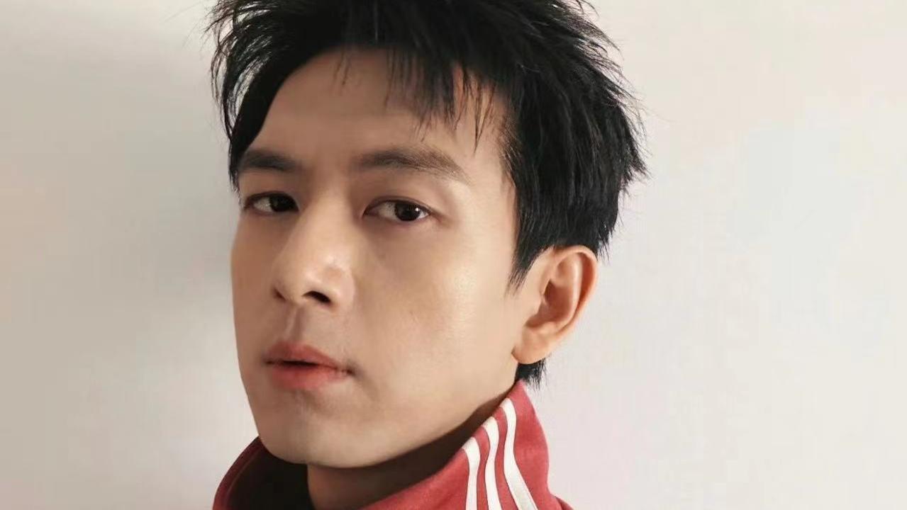 杨紫父母撞衫好友李现，引发CP粉狂热解读，彻底“破防”了