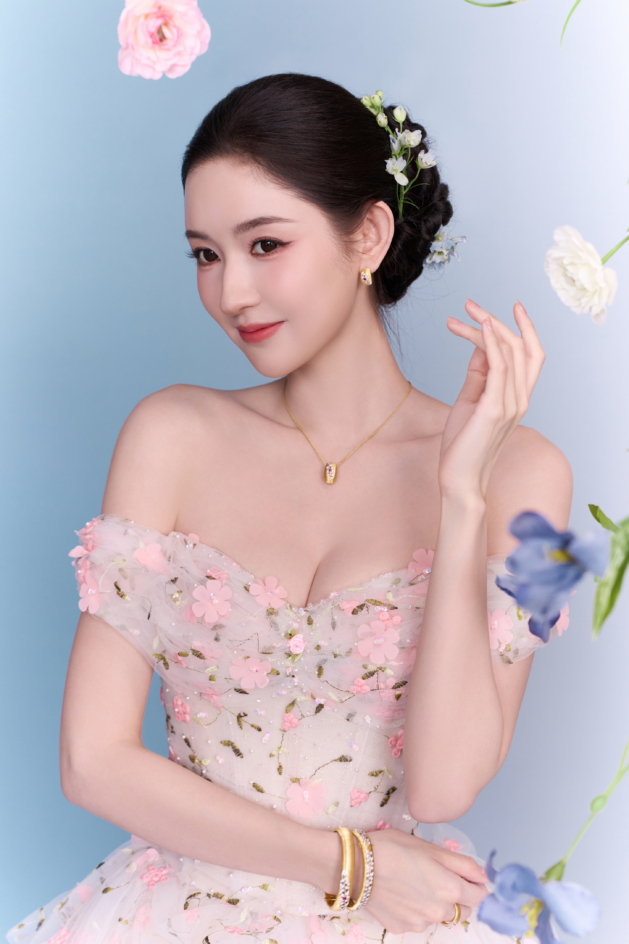 王玉雯 花朵粉裙奶白胸又高又丰满