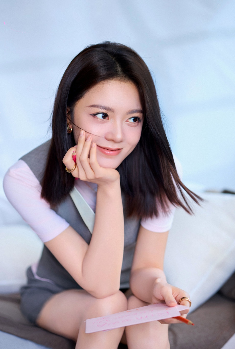 赵今麦今日份写真，这腿真嫩啊，也太美了