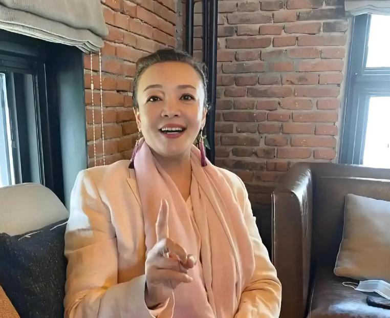 张兰回京仅1周,4件事让汪小菲一败涂地,马筱梅直播拆台彻底乱套