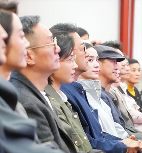 国话发布会，张歆艺下巴歪，宋佳瘦到面颊凹陷，素颜的万茜好惊艳