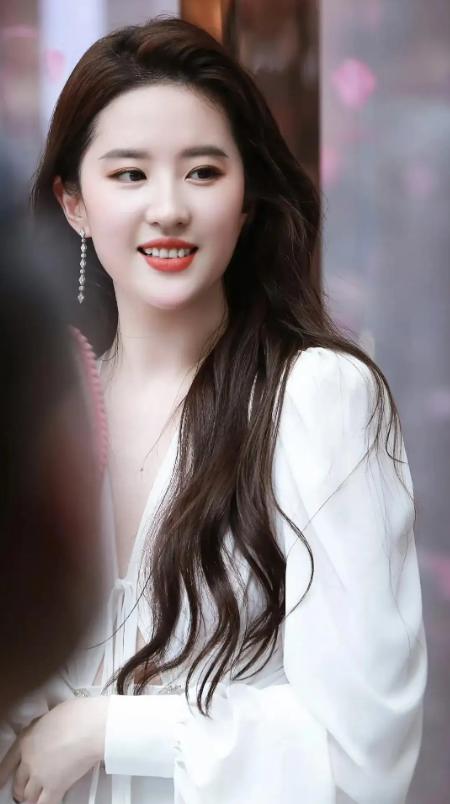 离婚不离家？婚变传闻刚3个月，唐嫣突然摊牌，撕碎了罗晋的体面