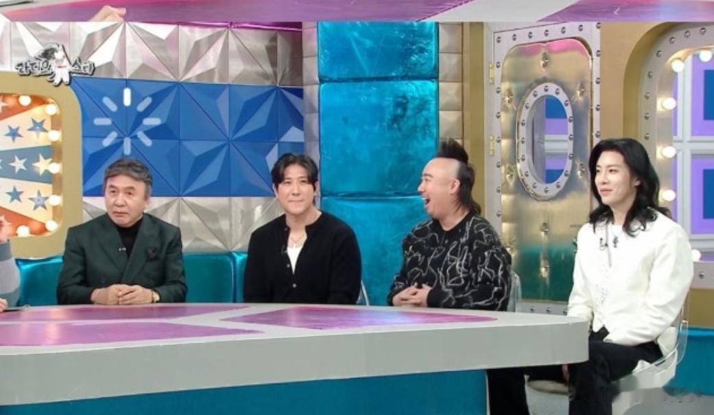 韩国男星婚外情，离婚2年后遭问“不是结婚了吗”，当场面露尴尬