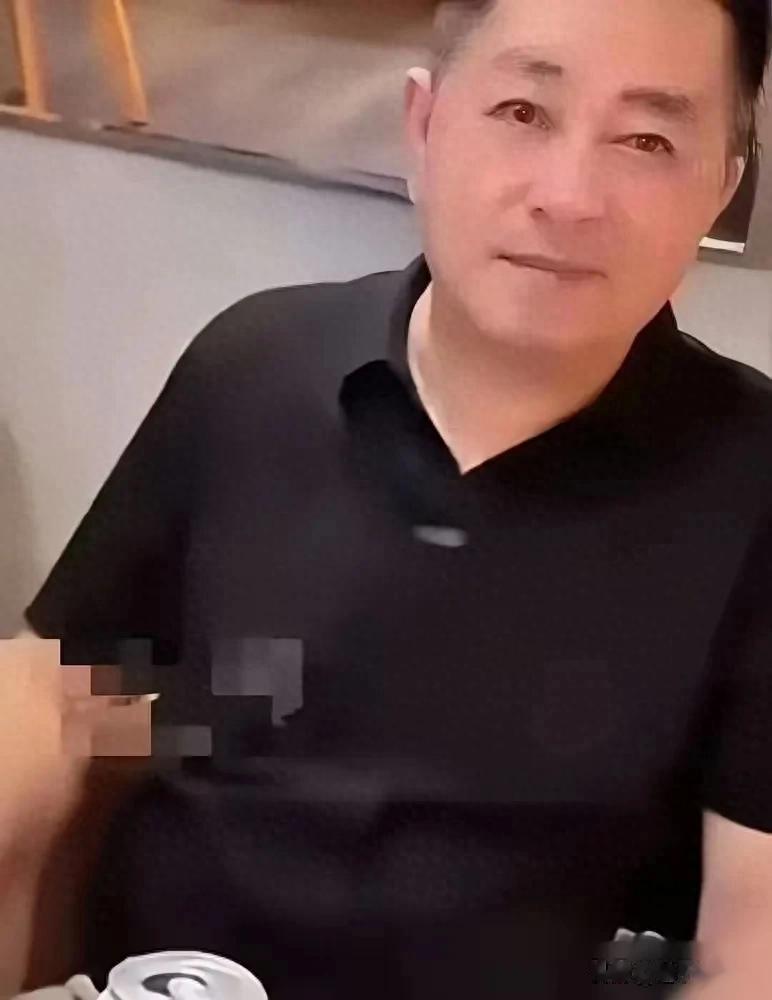 汪爸悄悄赴台！宠孙模式拉满，未出生宝宝收豪礼，全家享天伦之乐