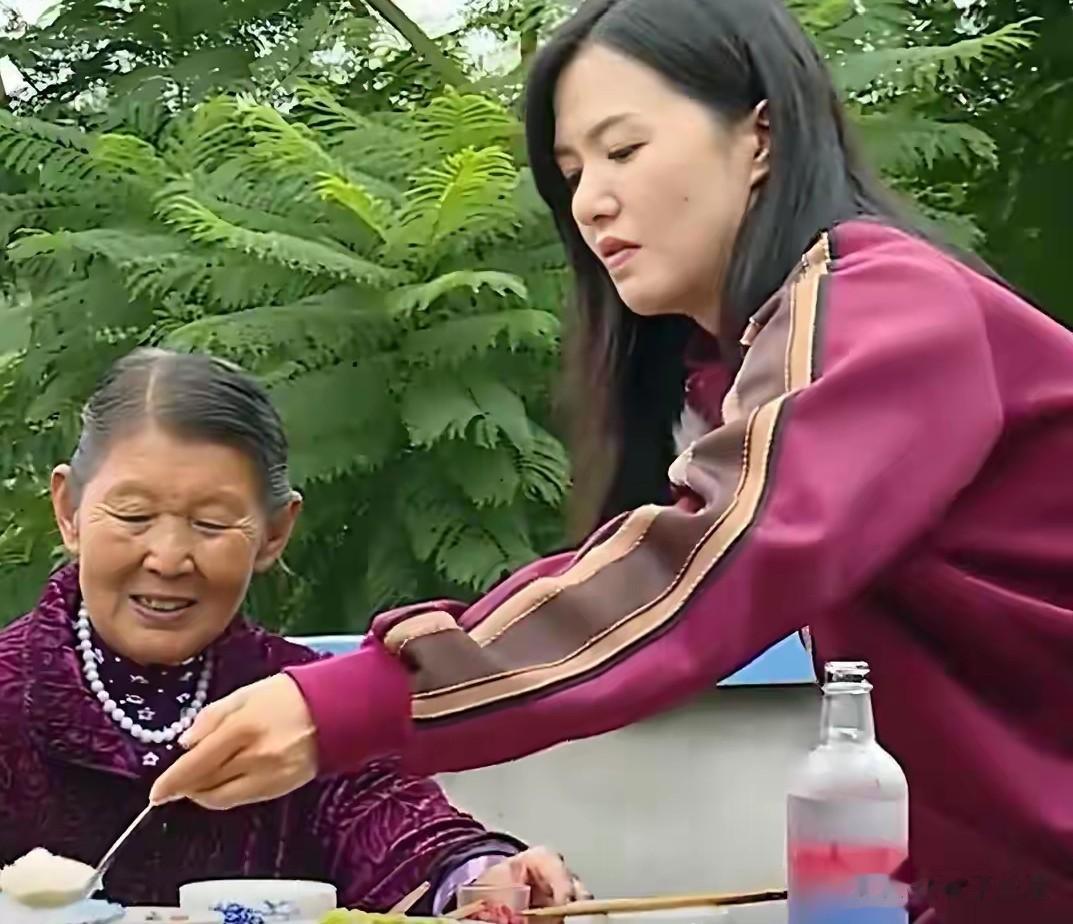 谭维维元宵晚会放歌，父亲除夕夜早逝，她歌里的“飒”外人学不会