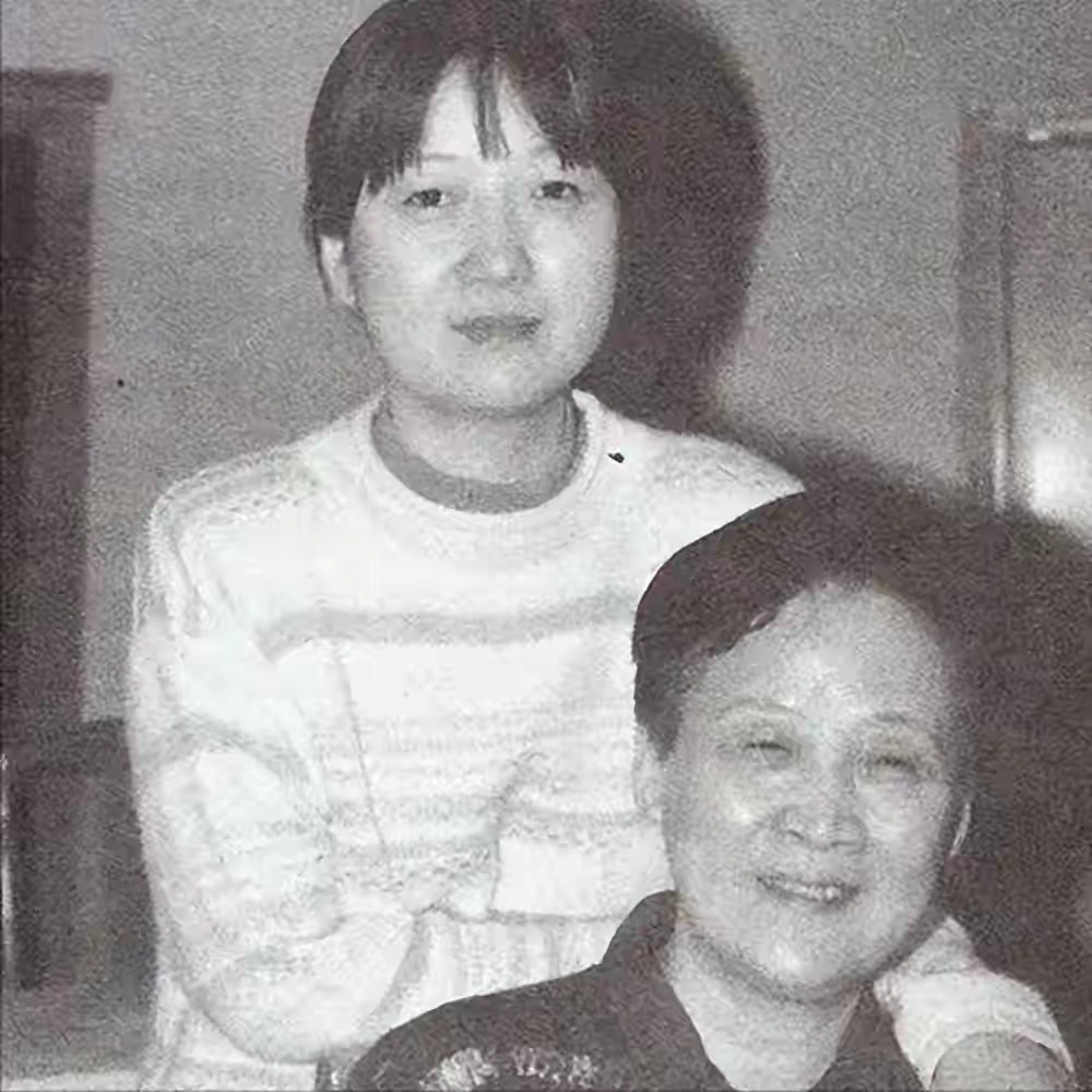 谌容去世才两年,再看嫁给英达28年的梁欢,还真应了冯小刚那句话