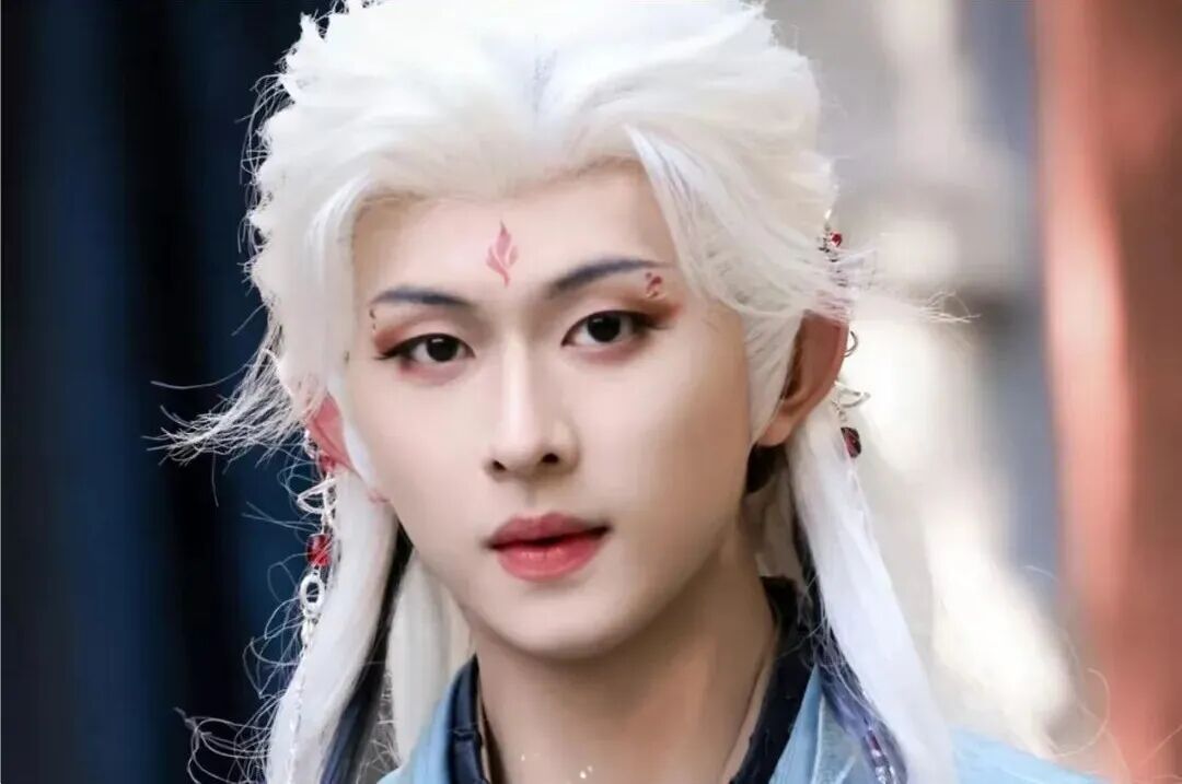 红果短剧白发男神TOP6：刘润铭第5，张翅第2，榜首建模脸天选古人
