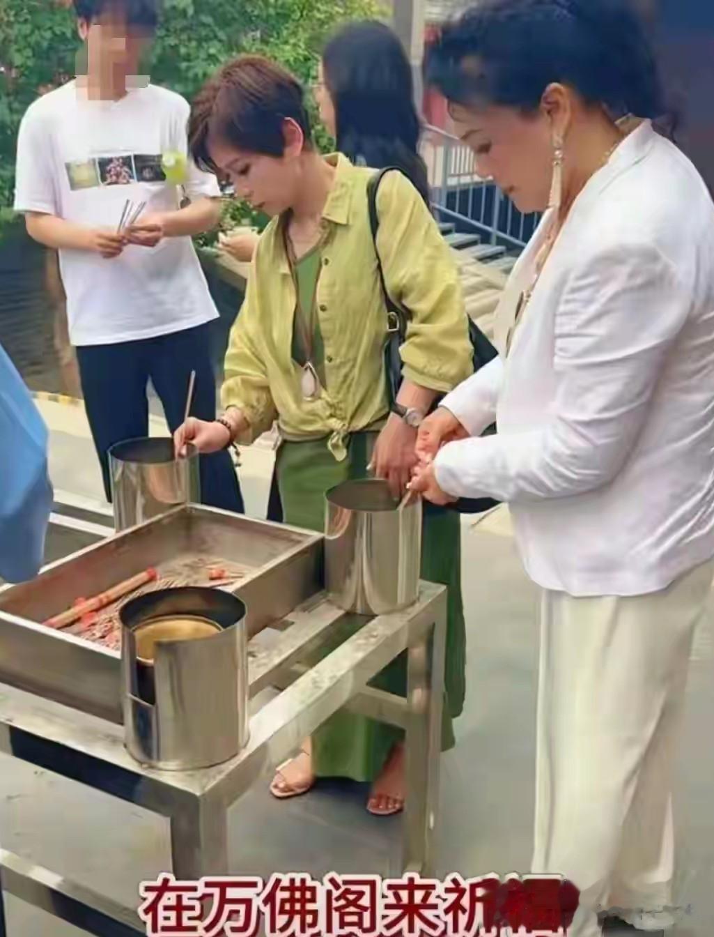 汪小菲一家七口团聚，马筱梅即将生产，幸福一家人其乐融融