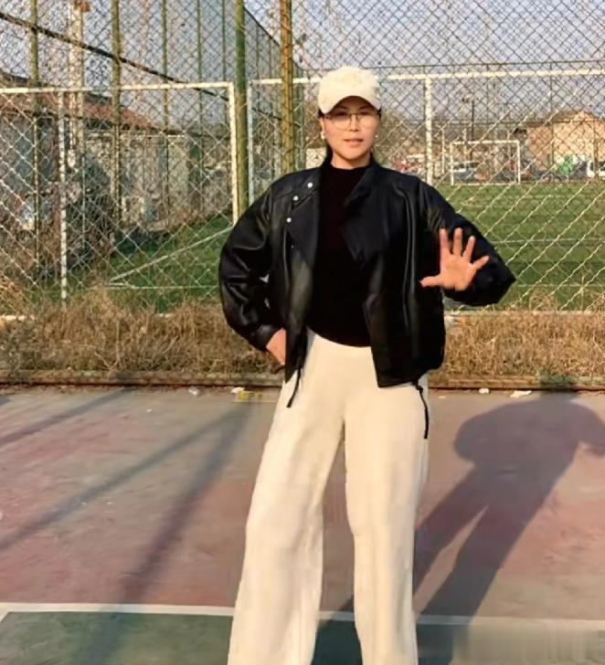 小杨阿姨的签证有消息了,时机刚刚好,马筱梅带娃回京,她飞台北