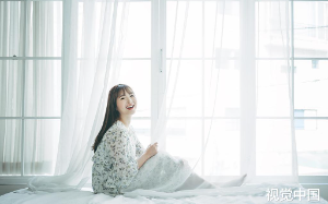 实习生把我工资换成积分，还带着全公司去我爸追悼会上搞团建，却在得知我成了她顶头上司后崩溃了