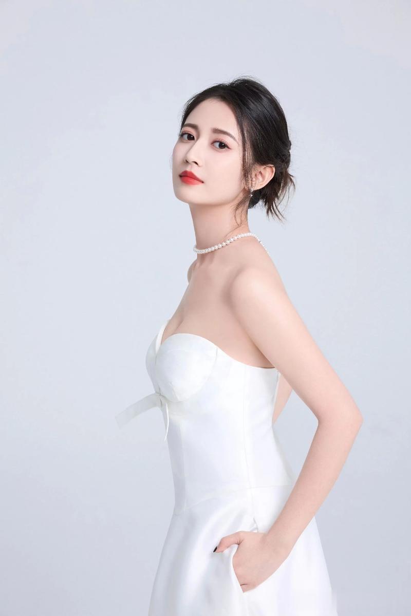 陈琪钰好美好白