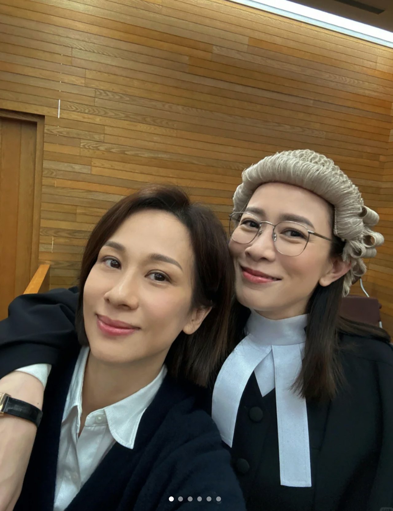 文颂娴时隔20年复出TVB拍戏，素颜出镜瘦了一圈，与丈夫屡传婚变