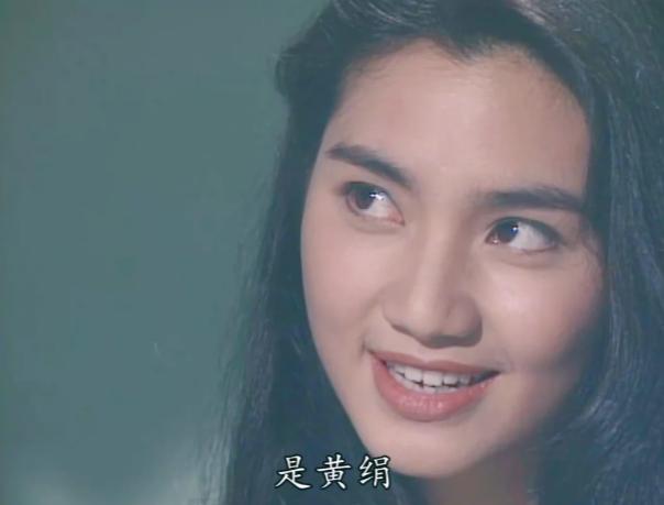 55岁港片女神洪欣近况，生图脸僵地包天严重，头发油腻白发抢镜