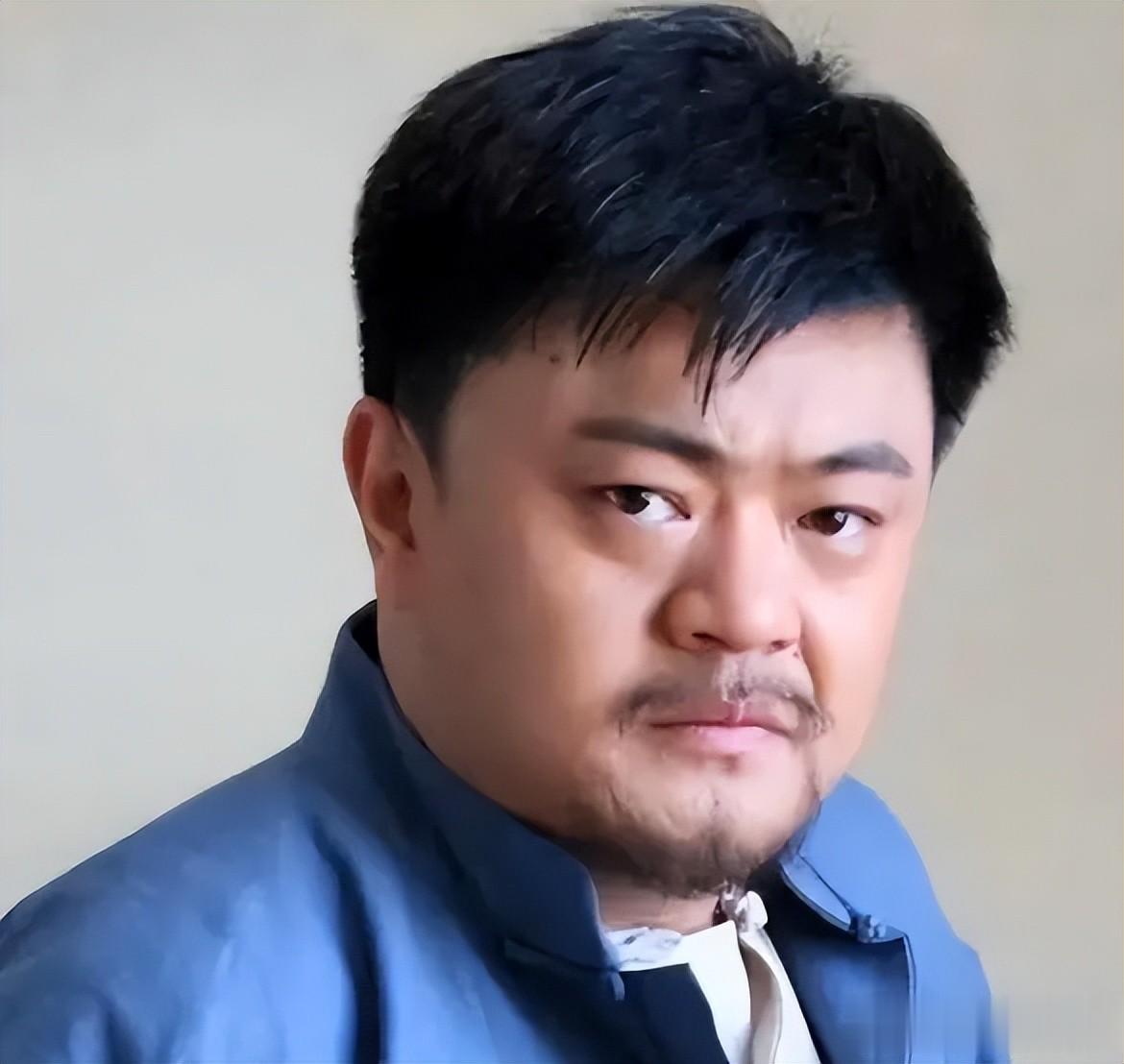 演员高亮去世1周年，妻子发文晒全家近况，网友惦记84岁高明身体