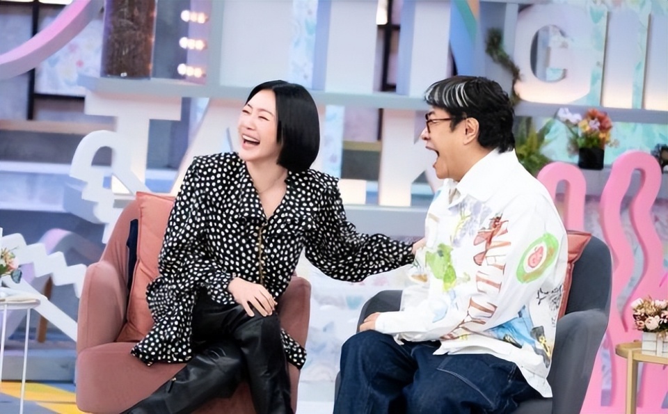 小Ｓ复工就放大招！蔡康永来应援把“毒舌”收起来：先抱一下再说