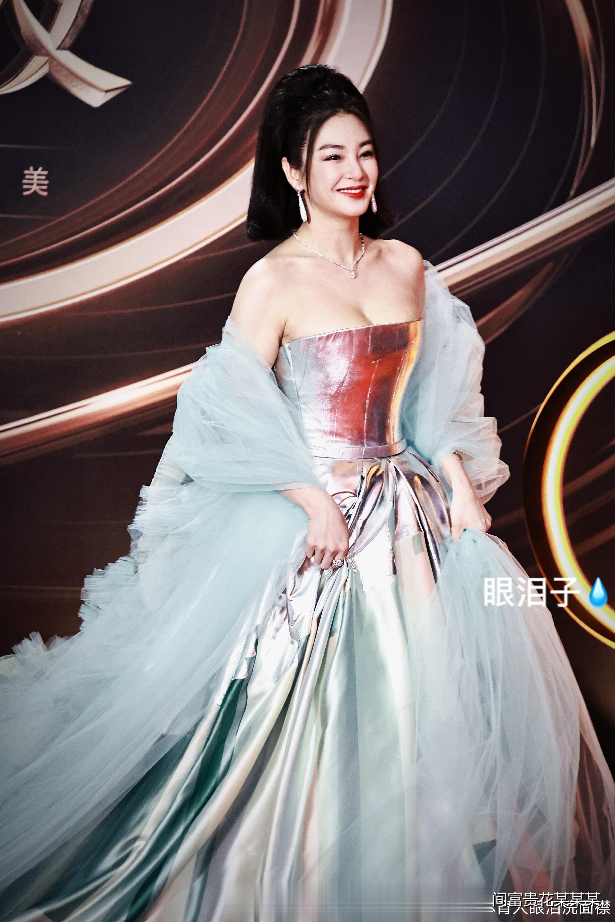 张雨绮 微博之夜造型