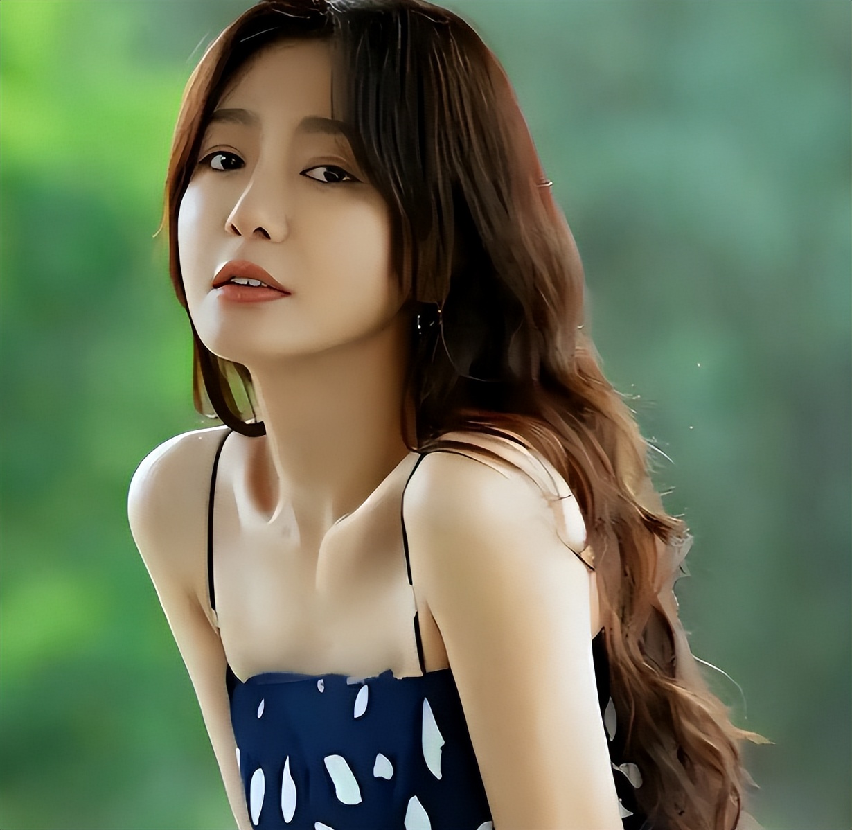 人前光鲜人后辛酸!46岁秦岚自曝病情\加重\,给女明星们提了个醒