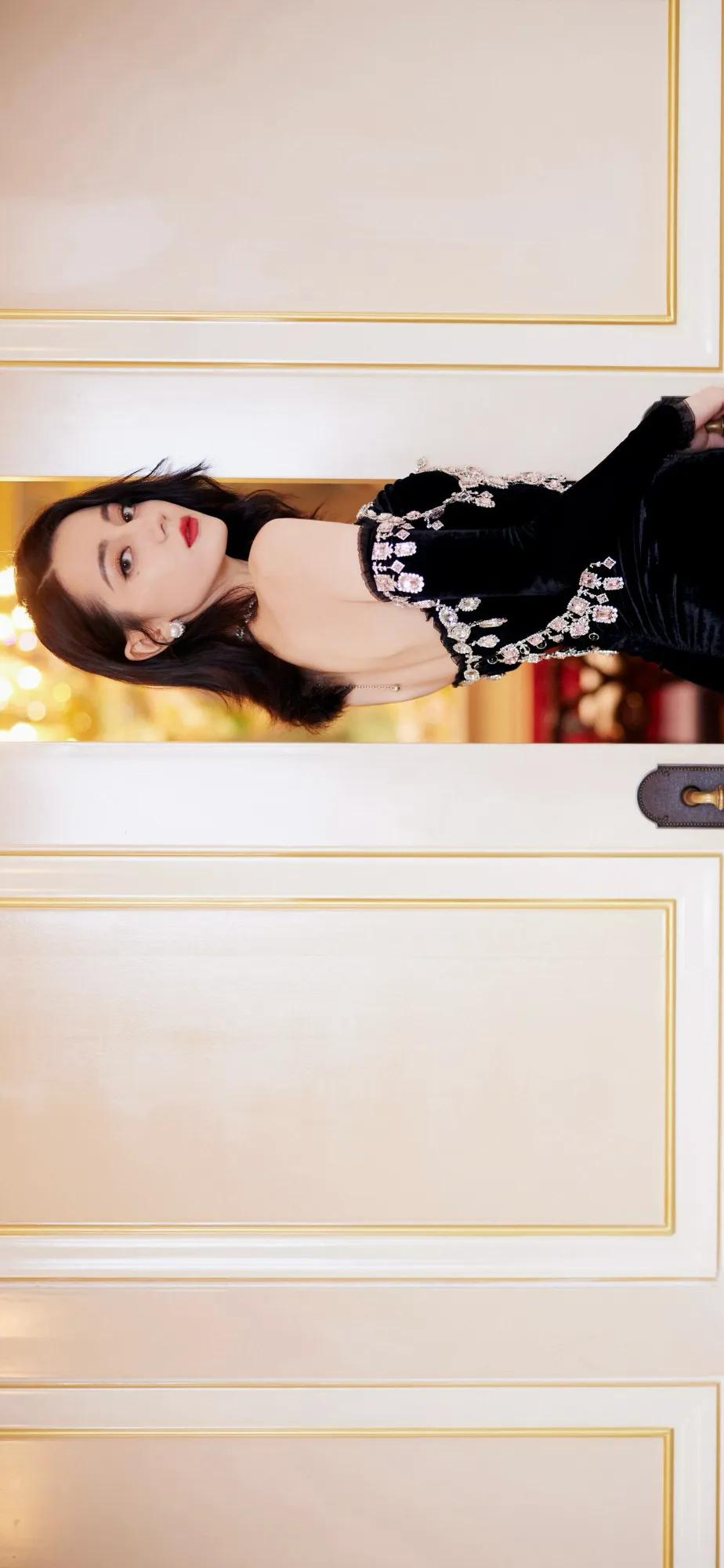 美女壁纸-第5936期-迪丽热巴