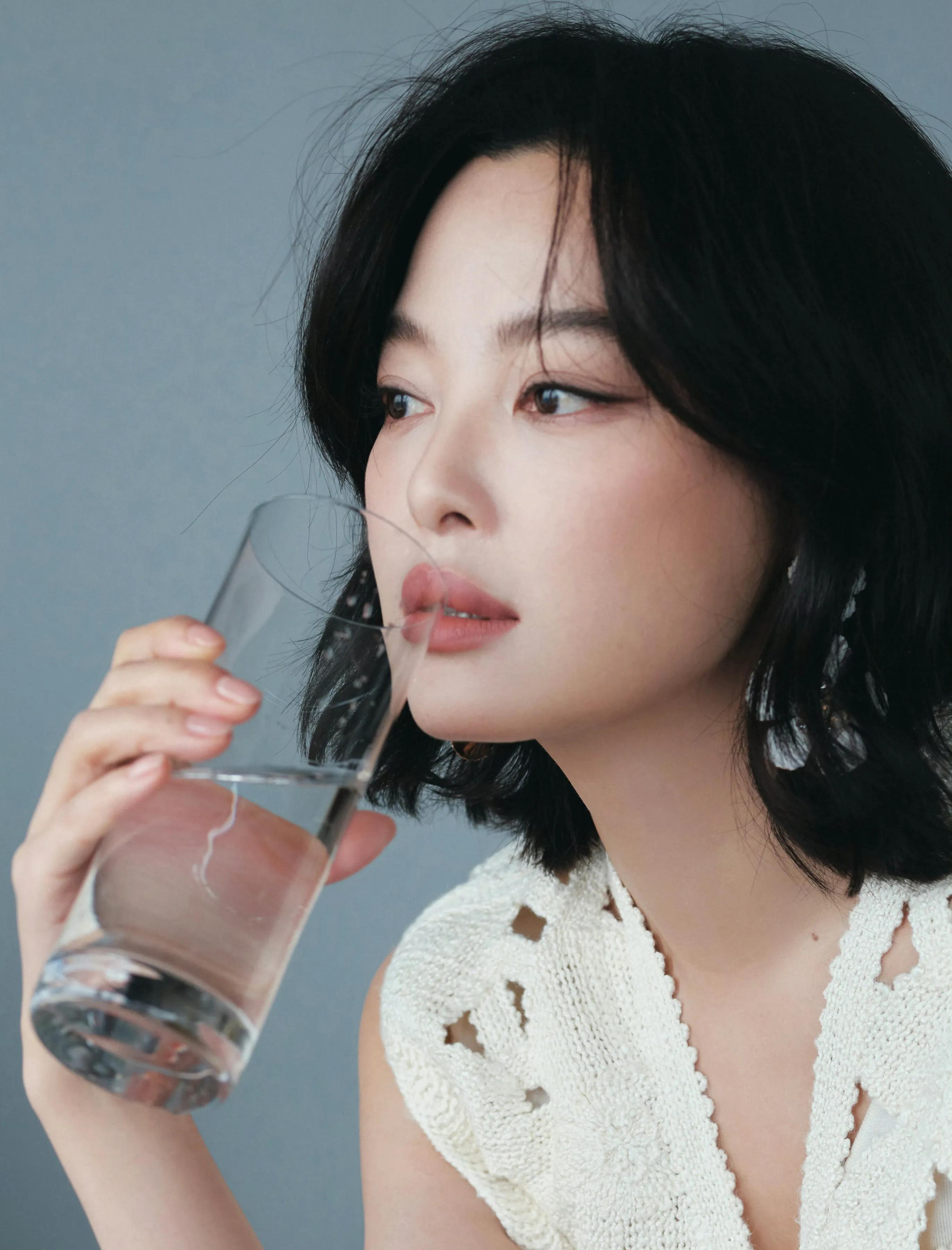 辛芷蕾，穿花传花，织春知春。