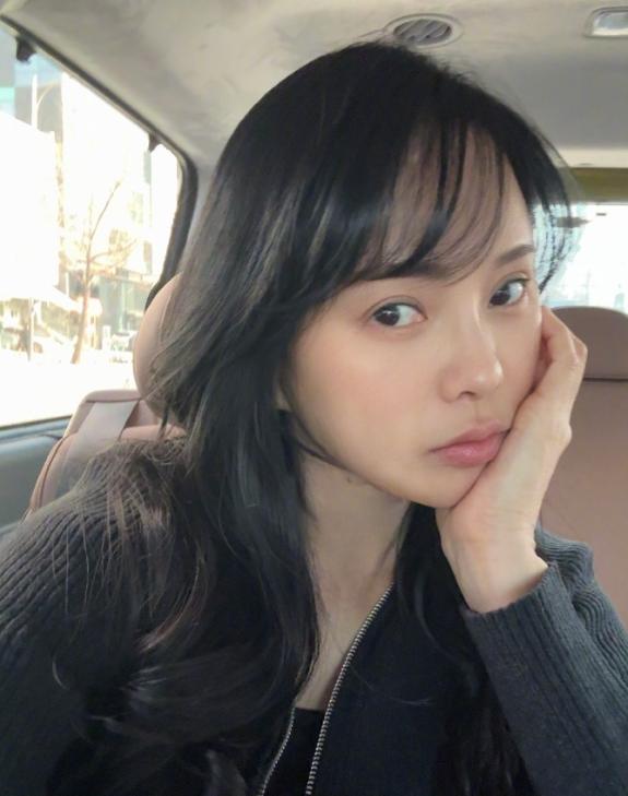 一个被窝睡不出两种人!秦昊对57岁伊能静的态度 撕下庾澄庆的体面