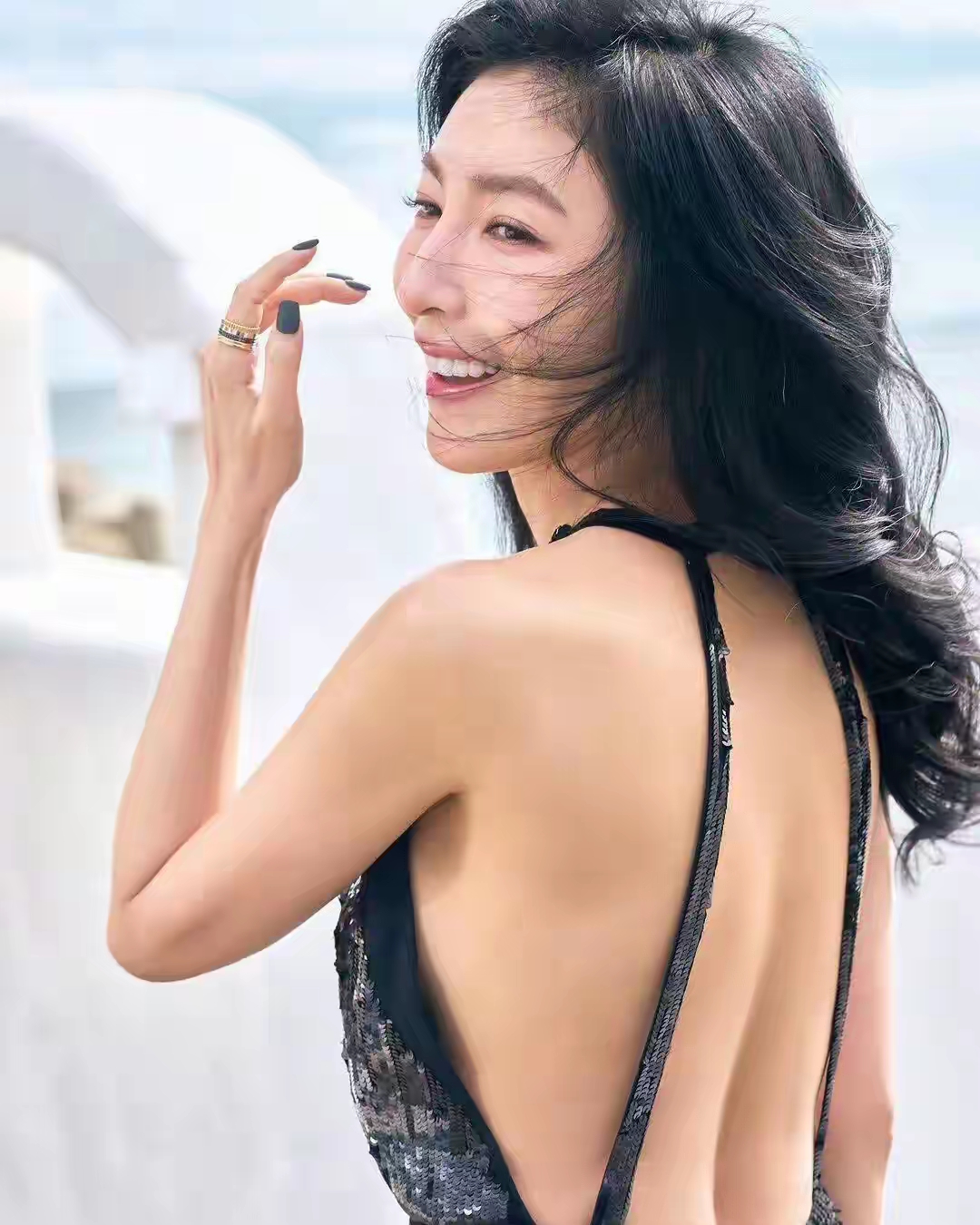 杨谨华御姐气场全开，美到让人挪不开眼