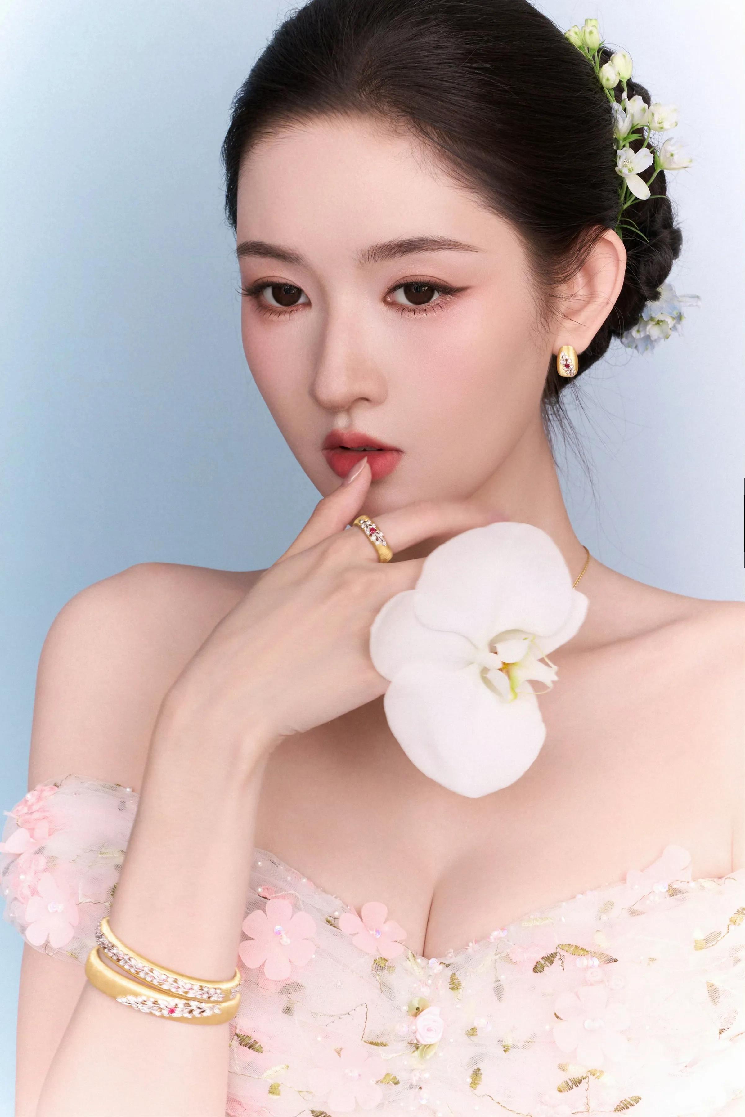 王玉雯，樱花粉裙好漂亮！