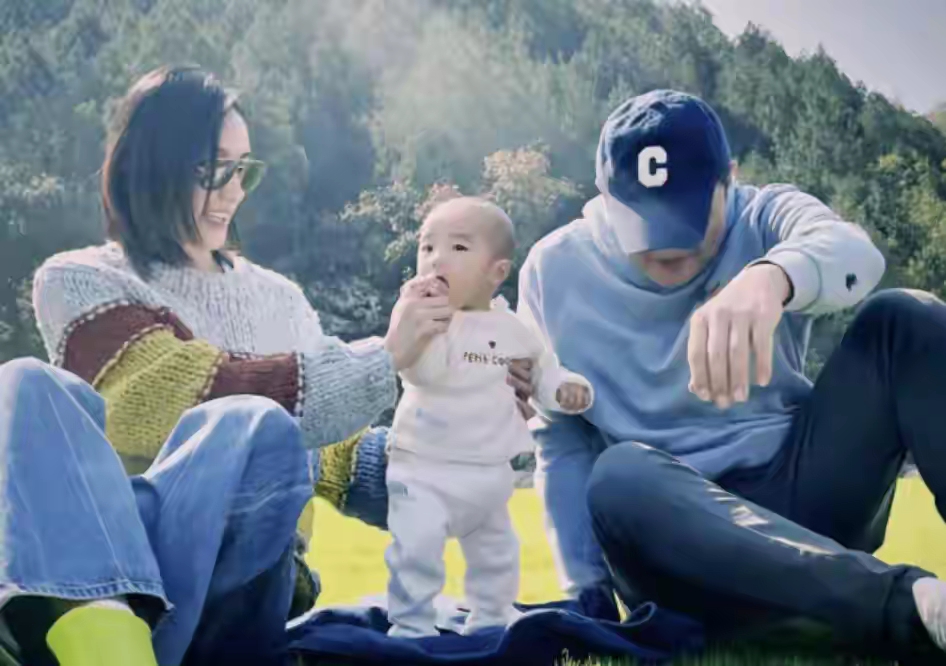 李亚鹏父女云南团聚,海哈金喜带夏夏去他民宿,不复婚关系也很亲