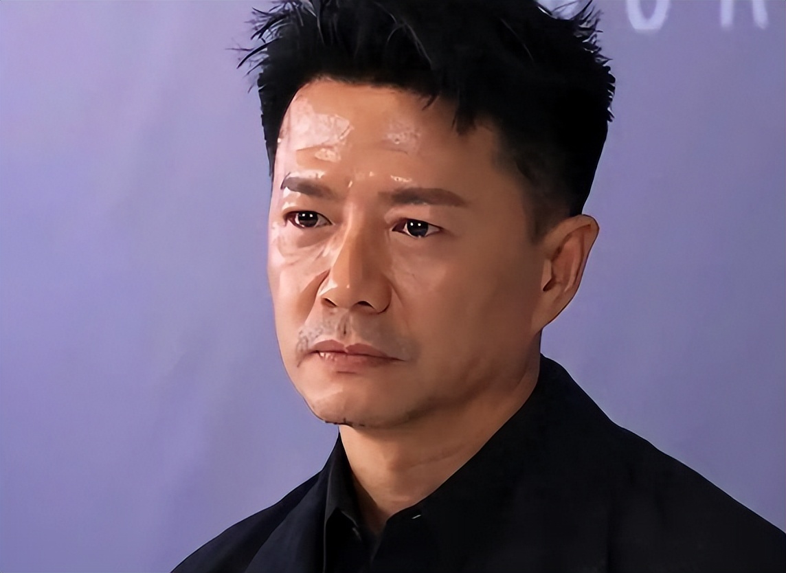 追了9年才娶了妻，因为妻子怕疼他做了12年丁克，余生只想宠着她