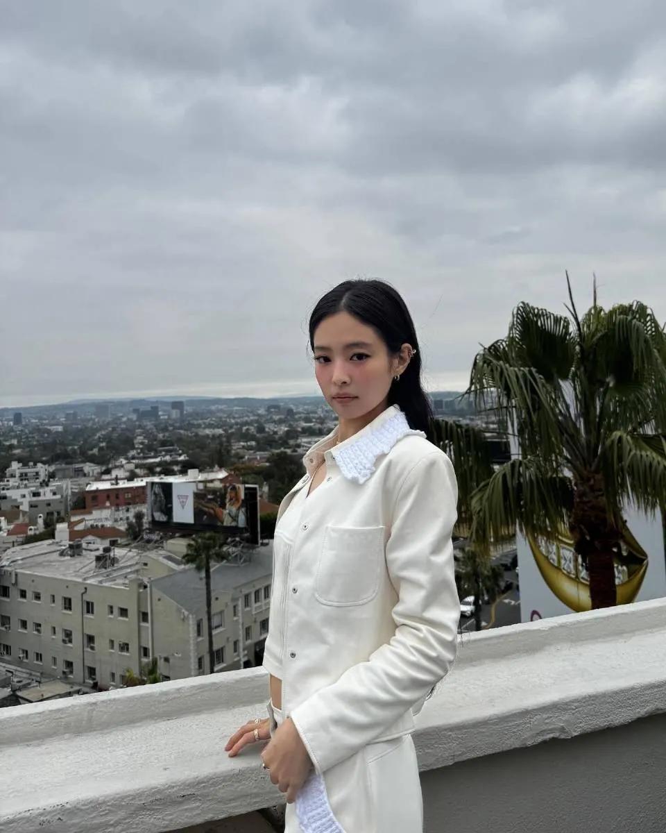 Jennie又让人惊喜的一套Chanel穿搭,如此时髦如此高级