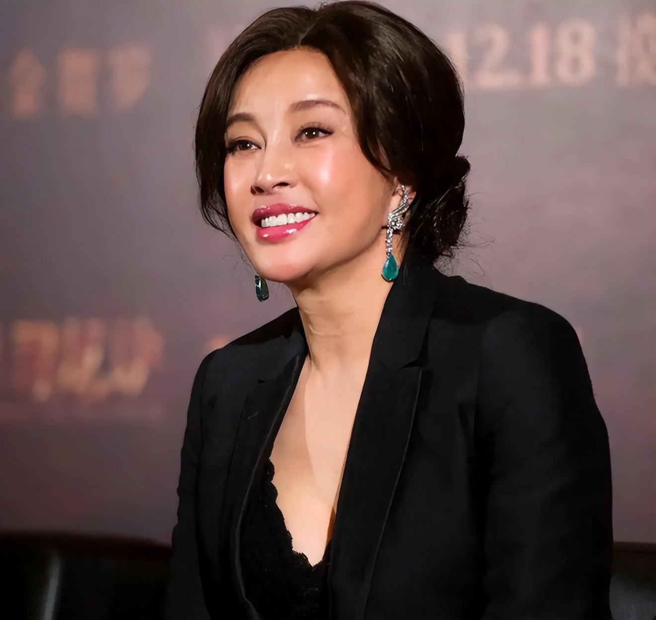 刘晓庆事件升级！家庭情况被扒，妹妹被传投毒、骗钱只是冰山一角