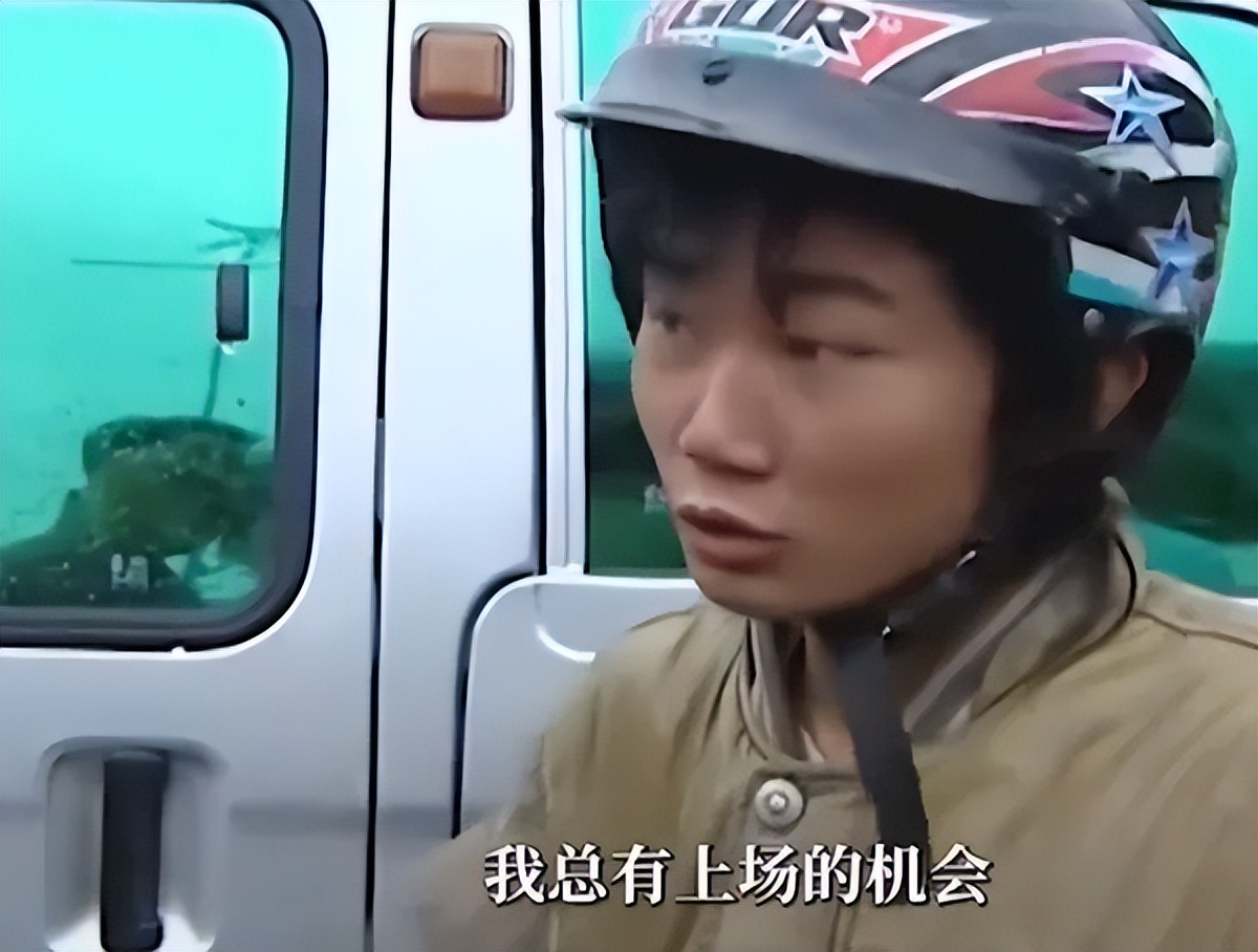 被稱 “摩托車圈雷軍” 張雪：一直用2000元華為手機 屏壞了也懶得換