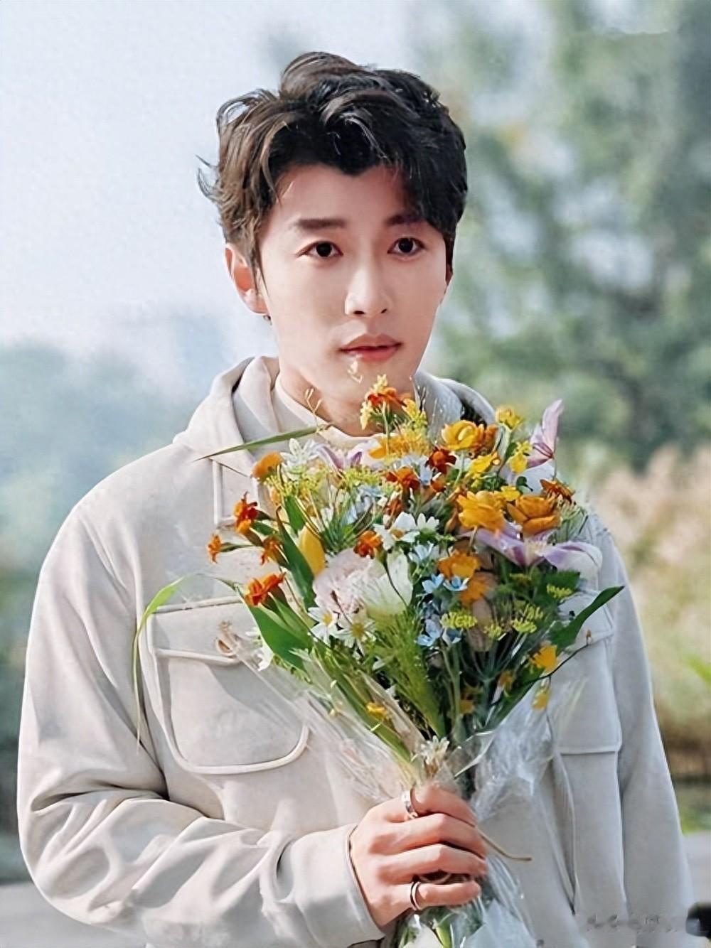 原来她是代旭老婆，父亲是泰斗级人物，却从未靠关系帮老公走捷径