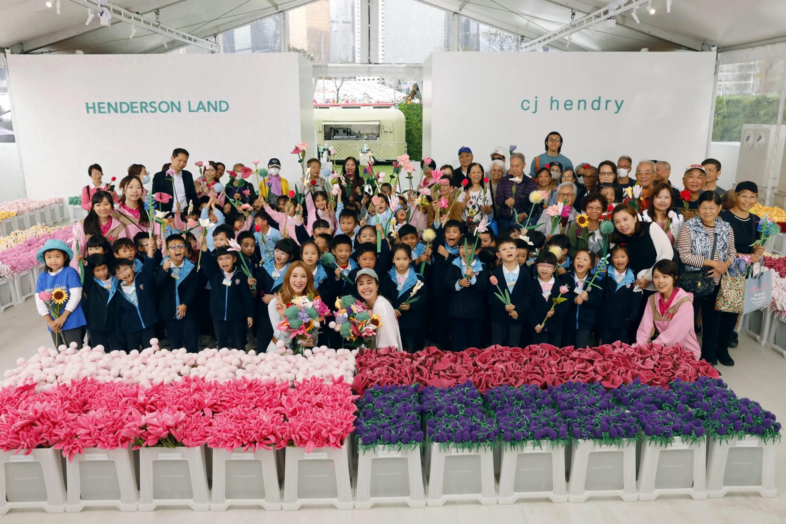 43岁徐子淇近照曝光，亲自为集团拍写真宣传，造型减龄显嫩好美