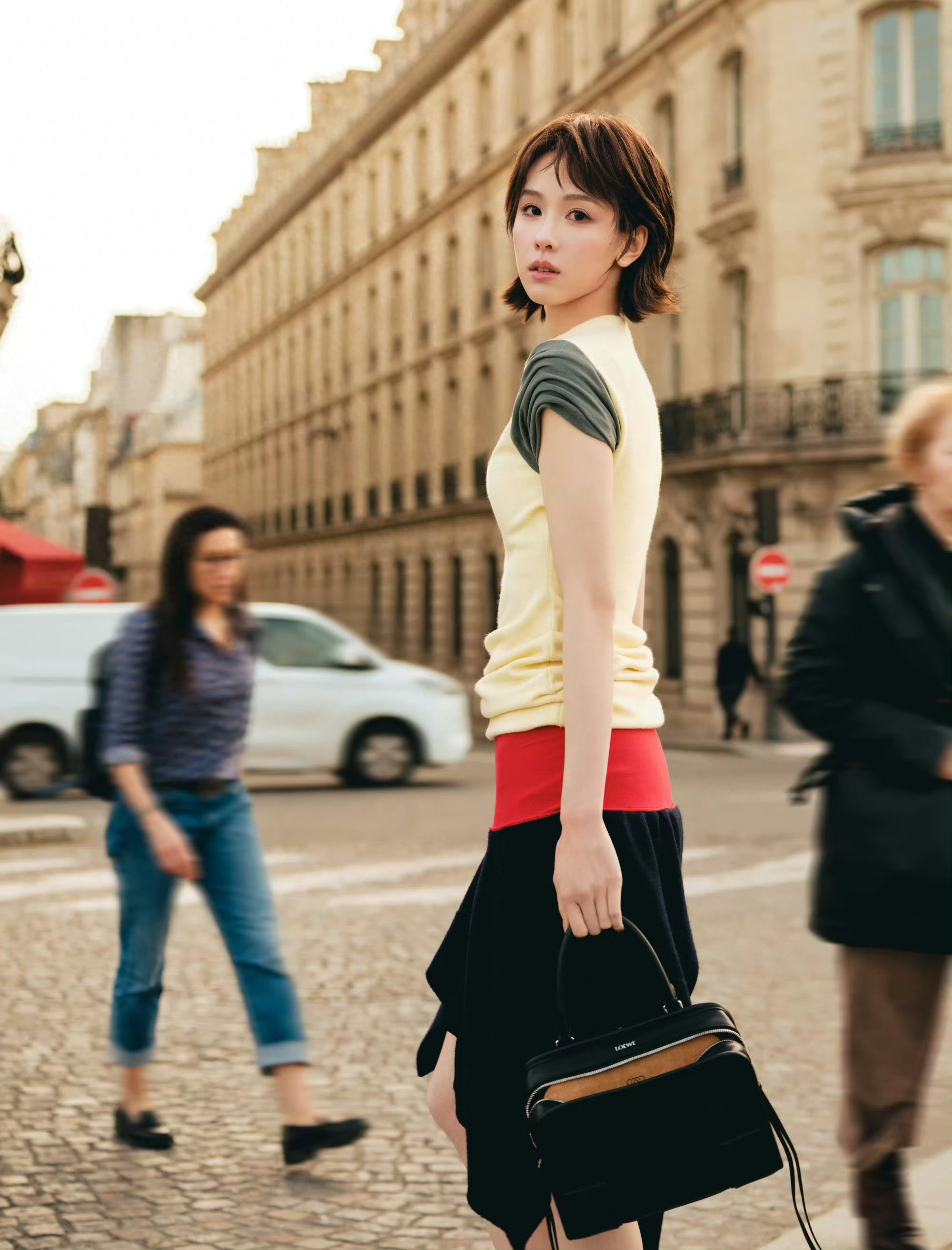 品牌大使陈都灵身穿Loewe 2026