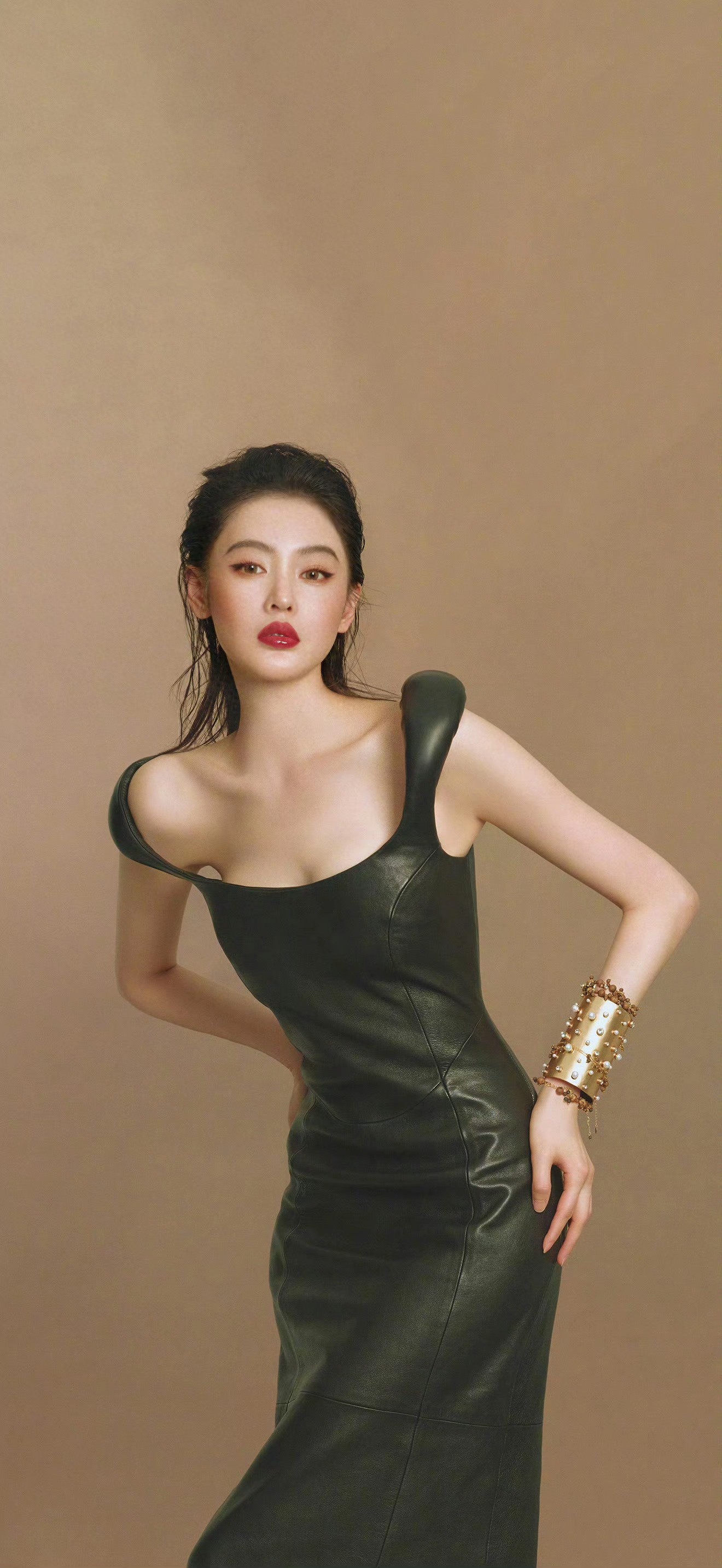 张天爱最新穿搭造型壁纸美图