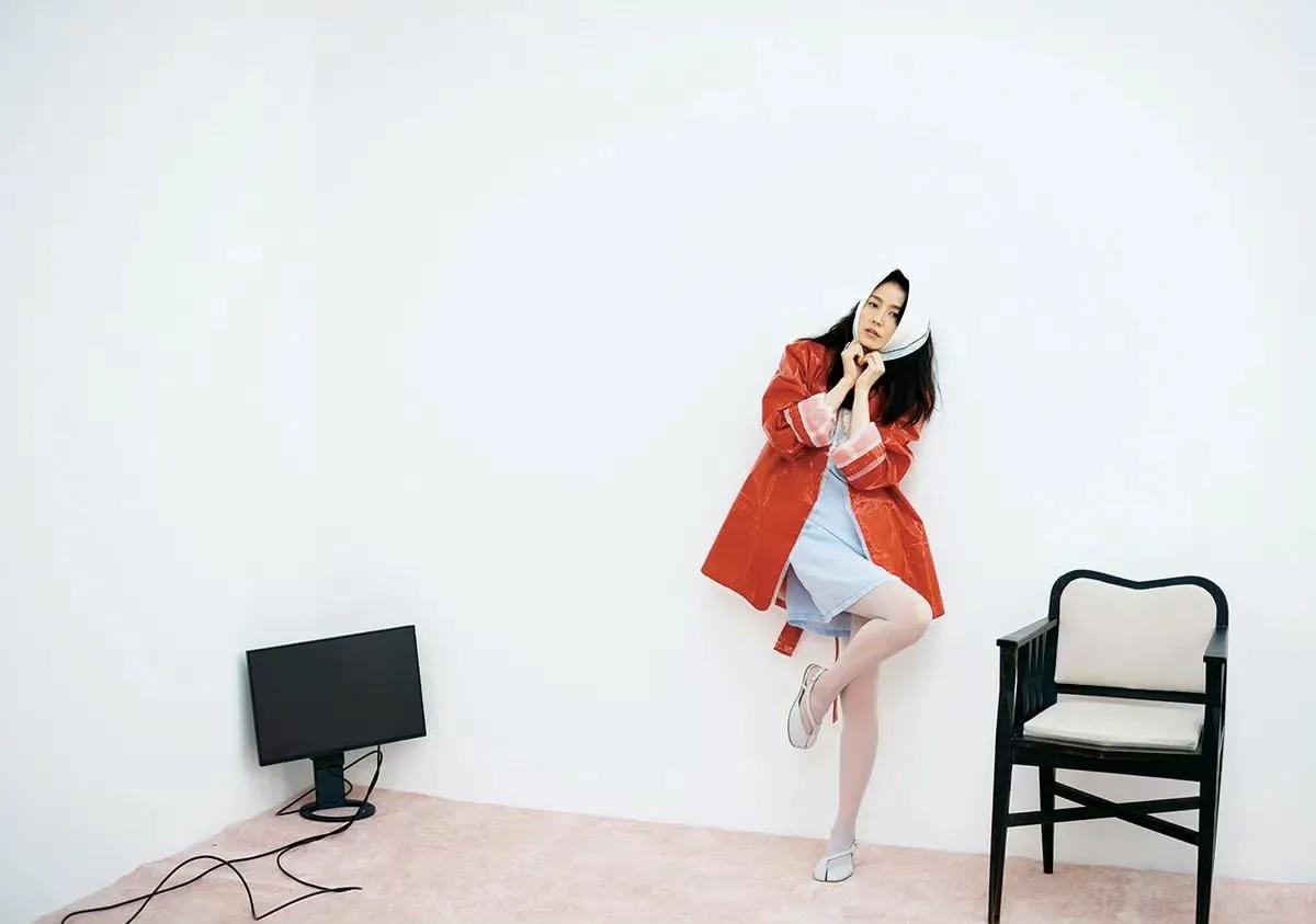 38岁长泽雅美“花期好长”!4套春日穿搭,美得浑然天成!