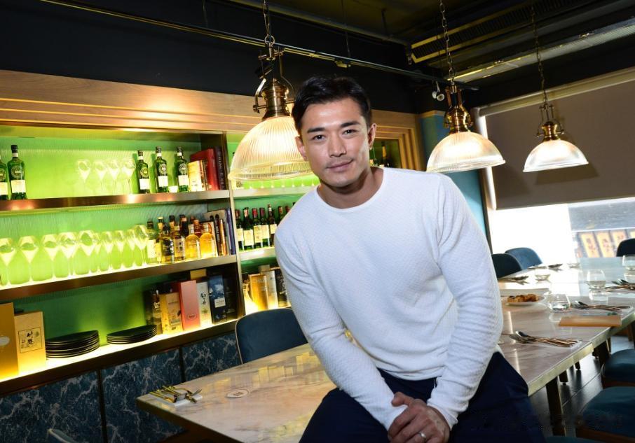 揭残酷真相！TVB香港先生离巢北上直播带货：若销量不佳即被腰斩