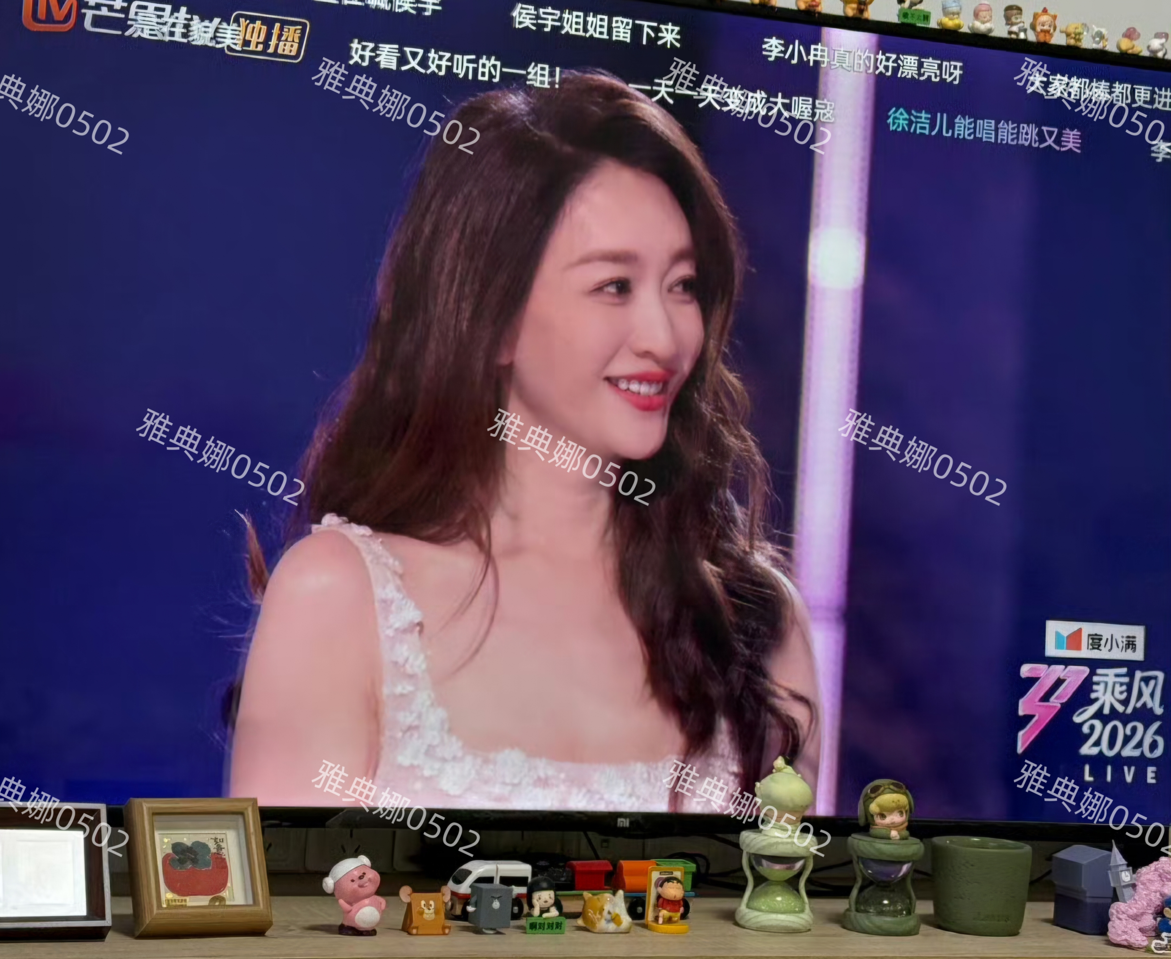 拍到了浪姐李小冉二公侯场时的生图，又瘦又美又年轻皮肤白到发光