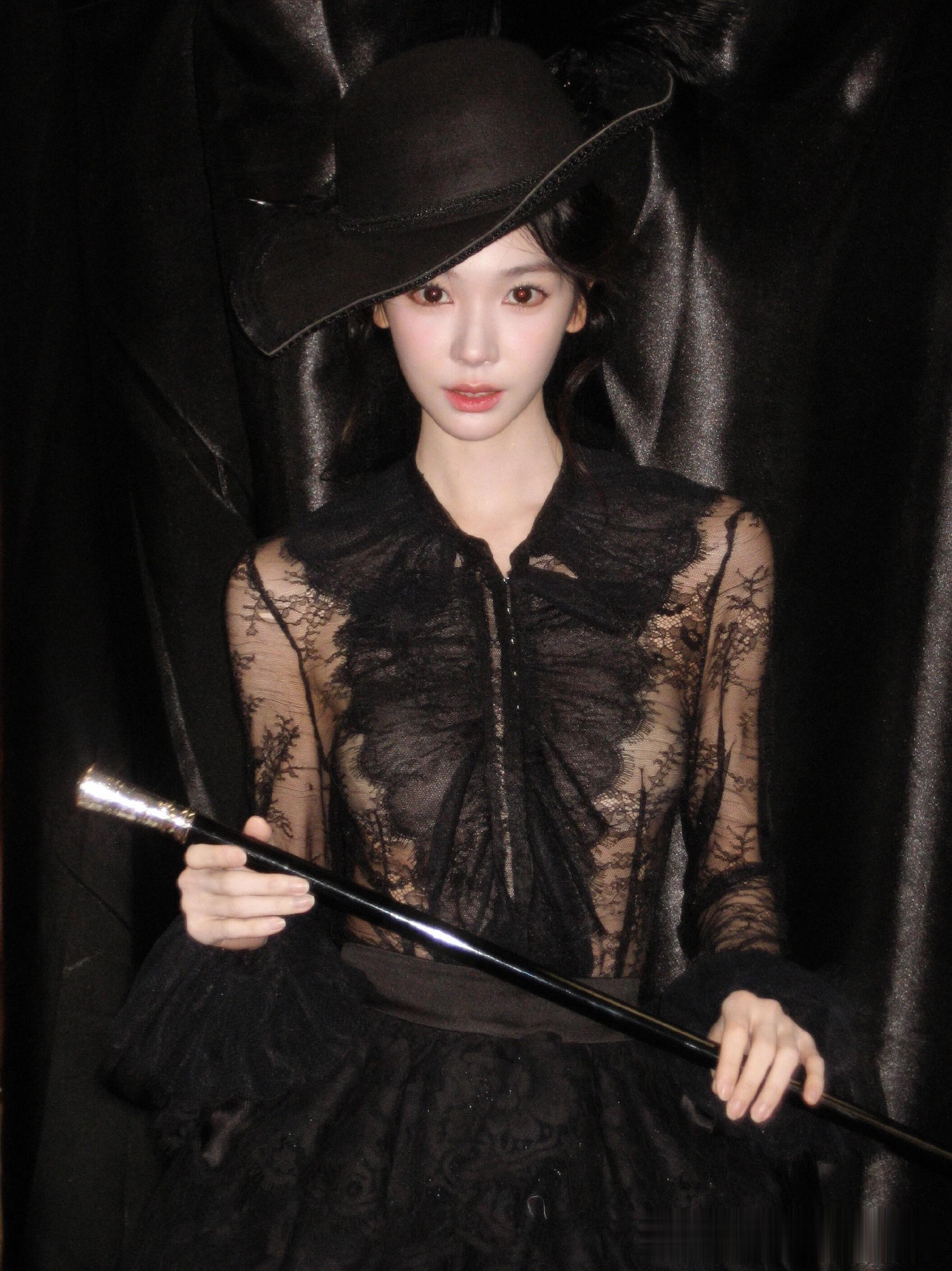 易梦玲 近期活动look ???