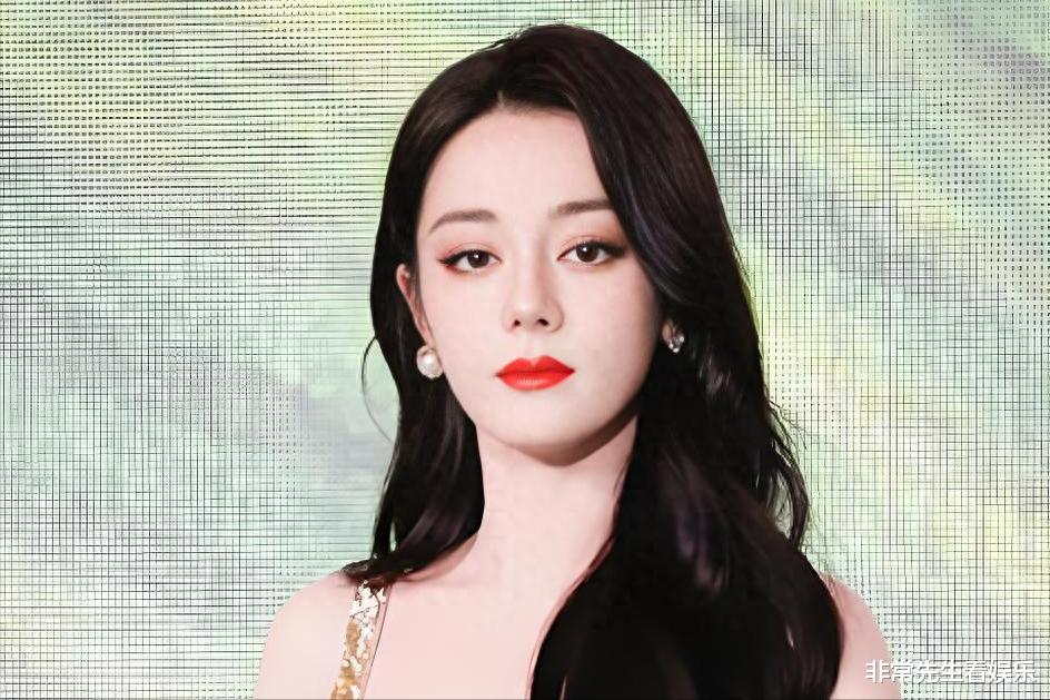 明星滞留中东：迪丽热巴被困迪拜，李茂弦子租车跨境，周雨彤回国