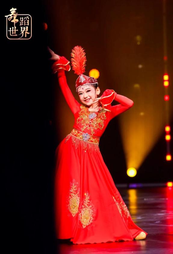 高云翔独自给父亲庆生!下厨煮长寿面好娴熟,生日没做菜吃辣椒酱