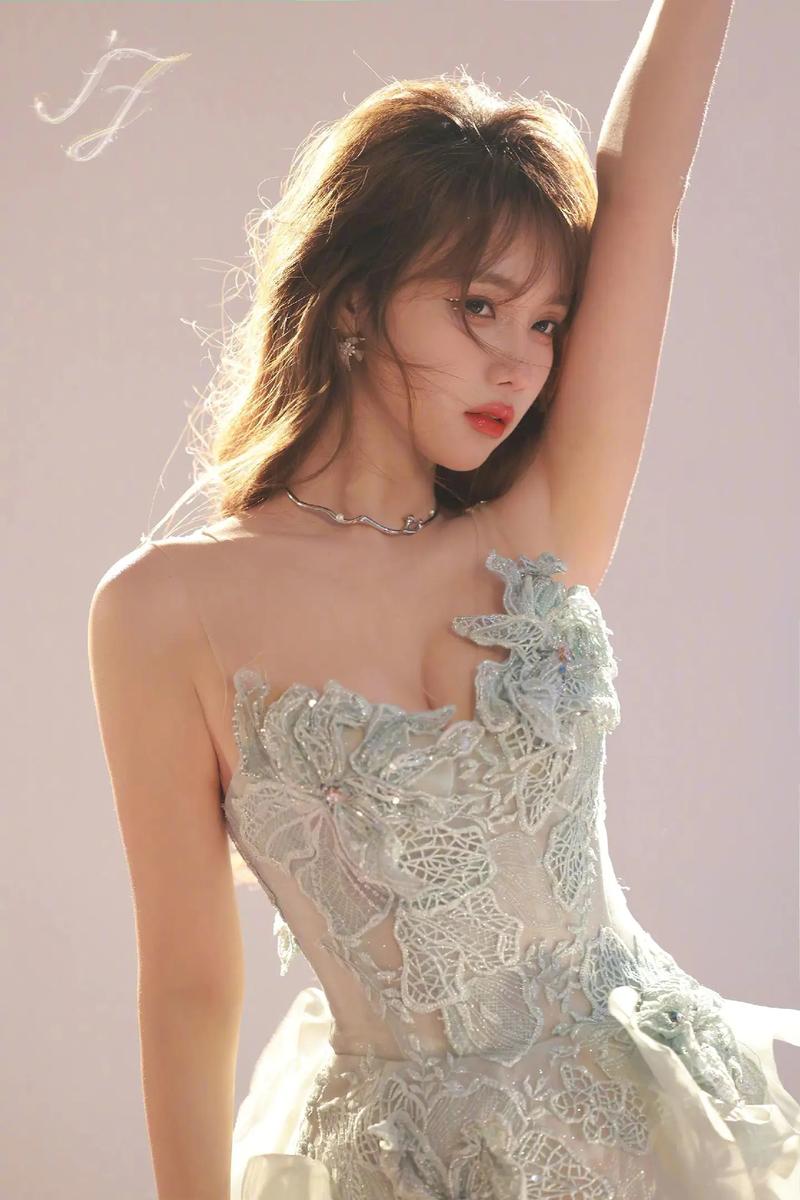 宋昕冉。看美女，心情好