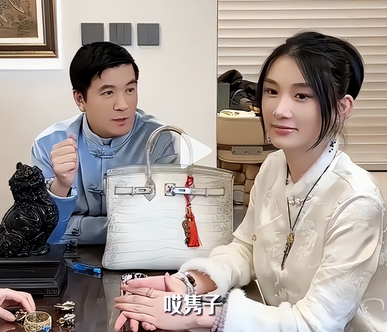 杨子带新女友见母亲？黄圣依出国游学？17年终是一场空