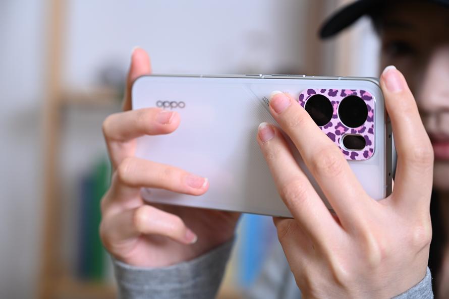 年輕人的潮流機，內置風扇的OPPO K15 Pro，藏著的是實用主義！