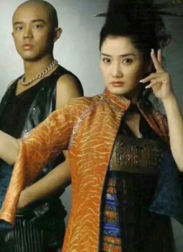 是金子总会发光？被搭档牵连的玲花，如今已然风光不似从前