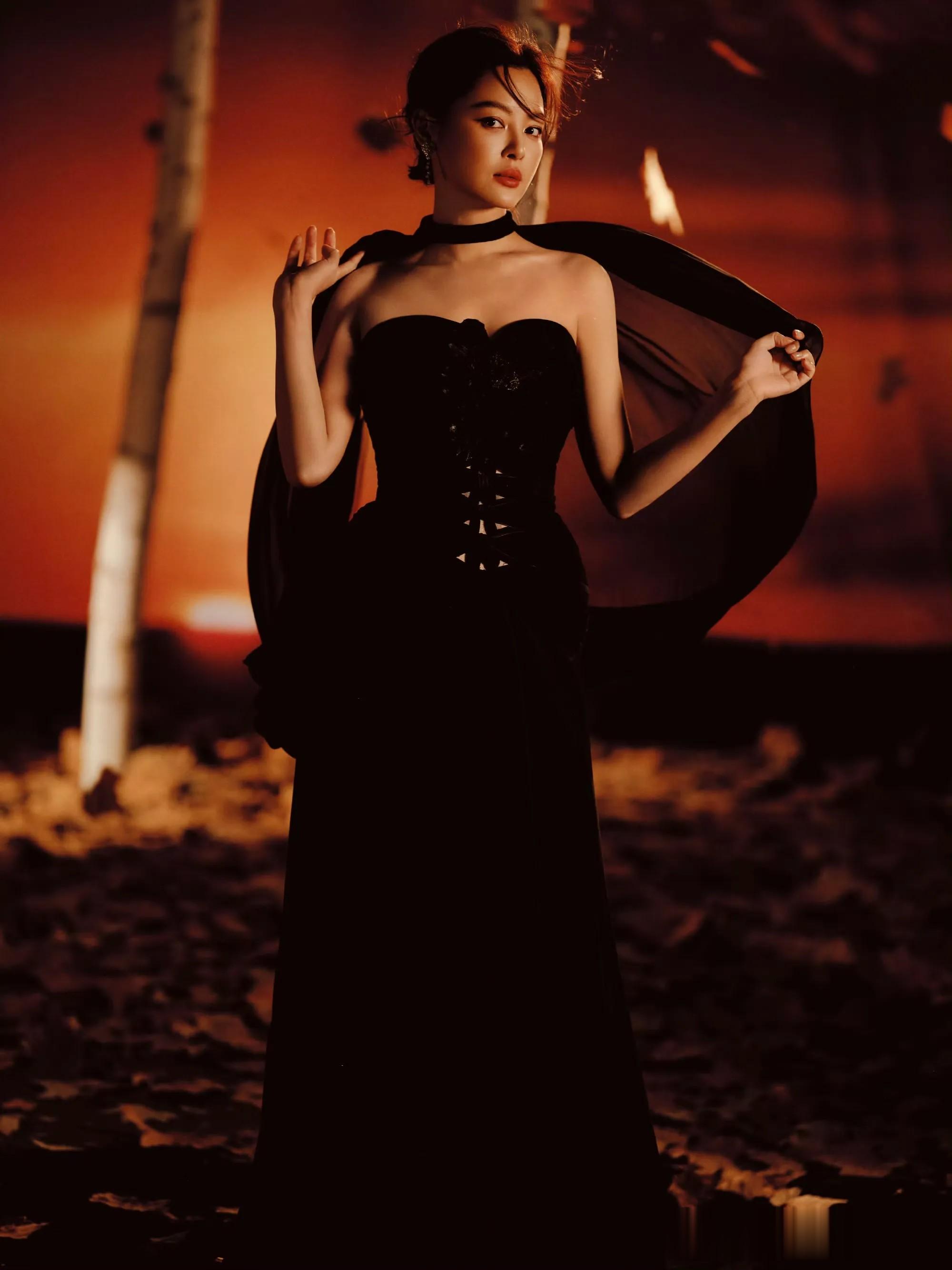 微博之夜出图：辛芷蕾高定加持卢昱晓神女造型，看得出大家都很卷