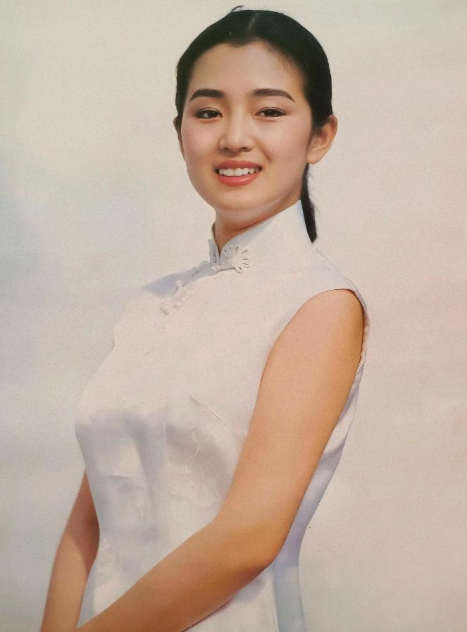 凉了!继瞧不起农民被扒后,闫学晶又被曝身份造假 李雪健不再沉默