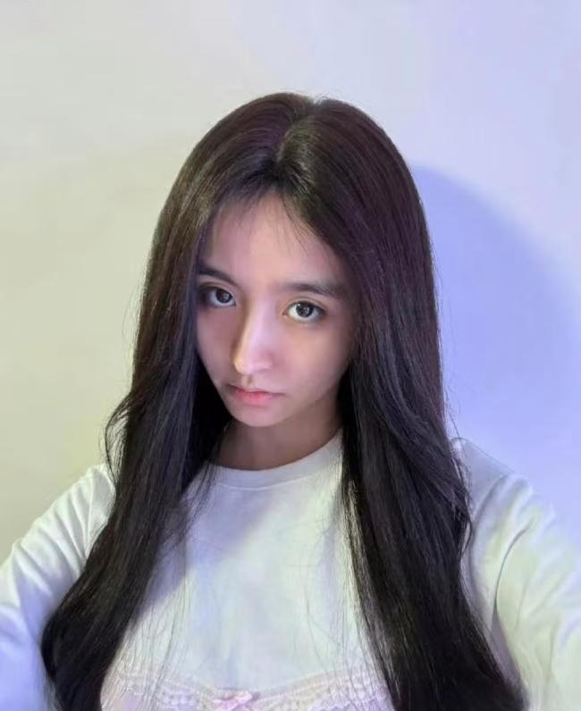 金子涵自曝脸部被注射40针不明液体 不听话就头疼，吴京的话说对了