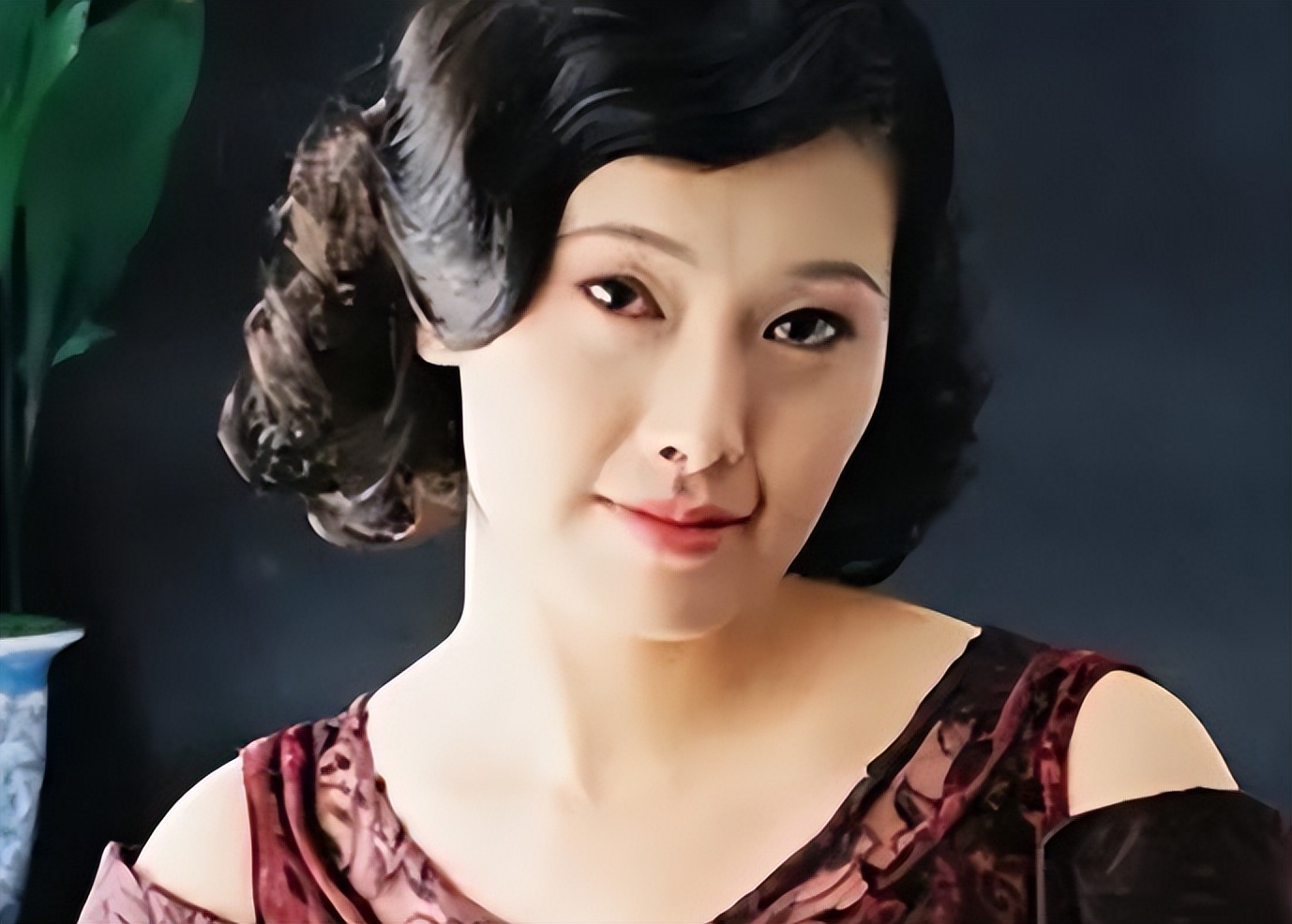 与男友同居8年无果,分手半年转身嫁企业CEO,如今一儿一女很幸福